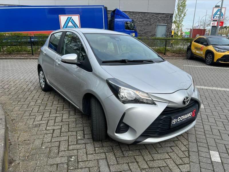 Toyota Yaris Young 1.0L, Auto's, Overige kleuren, 72 pk, Bedrijf, Handgeschakeld