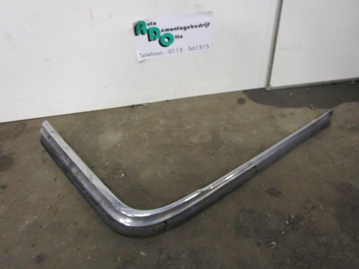 Carénage arrière droit d'un Mercedes 260SE-600SEL, 3 mois de garantie, Utilisé, -, -