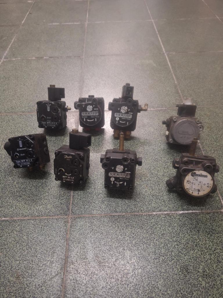 Pompes pour bruleurs mazout, Enlèvement, Utilisé