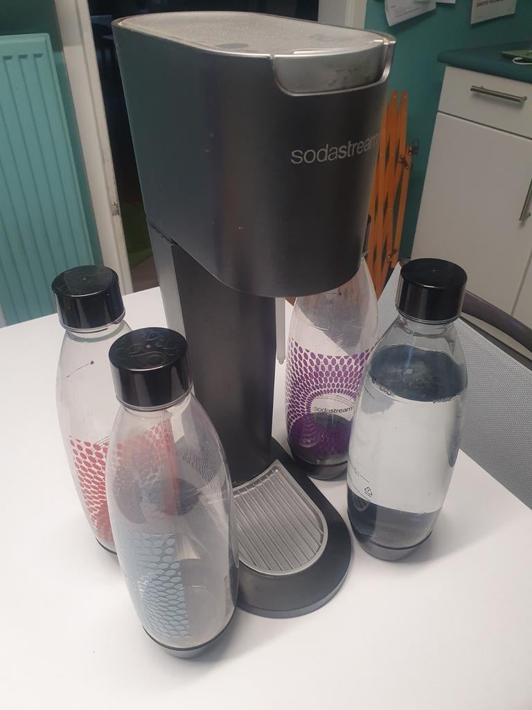 Soda stream met 4 flessen, Elektronische apparatuur, Ophalen