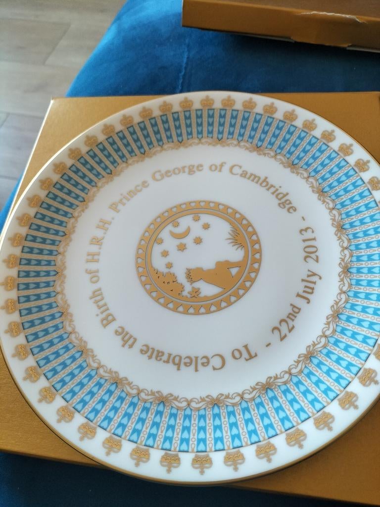 Bord ter geboorte van prins George van Cambridge, Verzenden