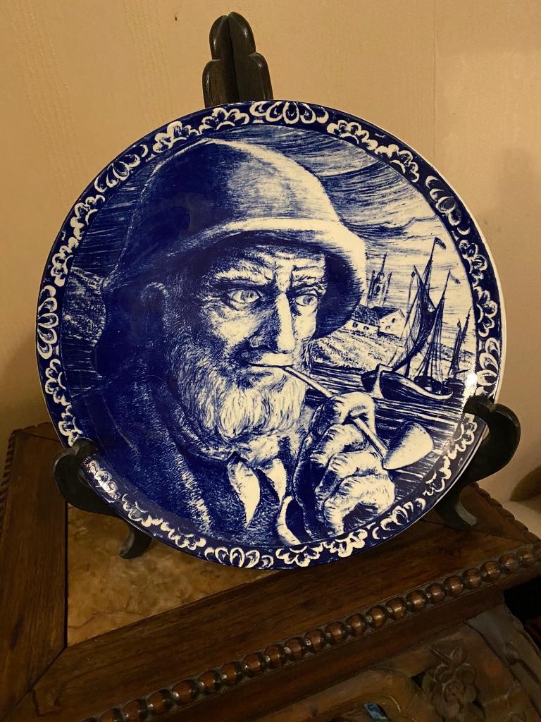 Grande assiette Delft, Enlèvement