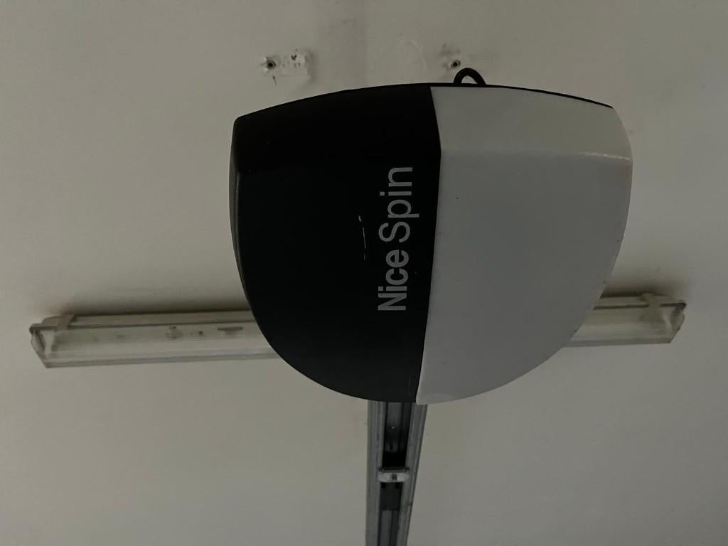 sectionale garagepoort, Doe-het-zelf en Bouw, Deuren en Vliegenramen, Zo goed als nieuw, 200 tot 215 cm, 120 cm of meer, Ophalen