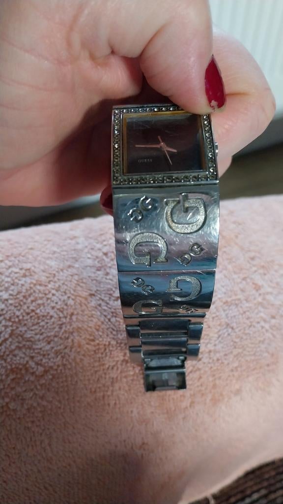 Montre, Envoi, Guess