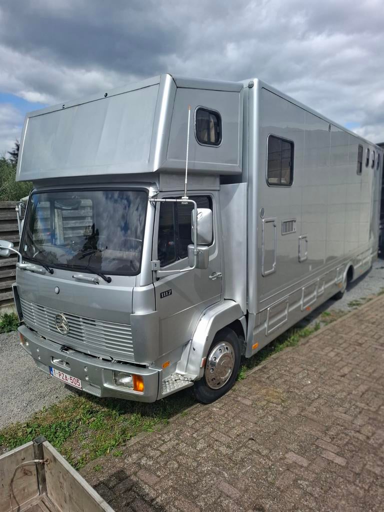 mercedes 1117, Dieren en Toebehoren, Paarden en Pony's | Trailers en Aanhangwagens, Ophalen