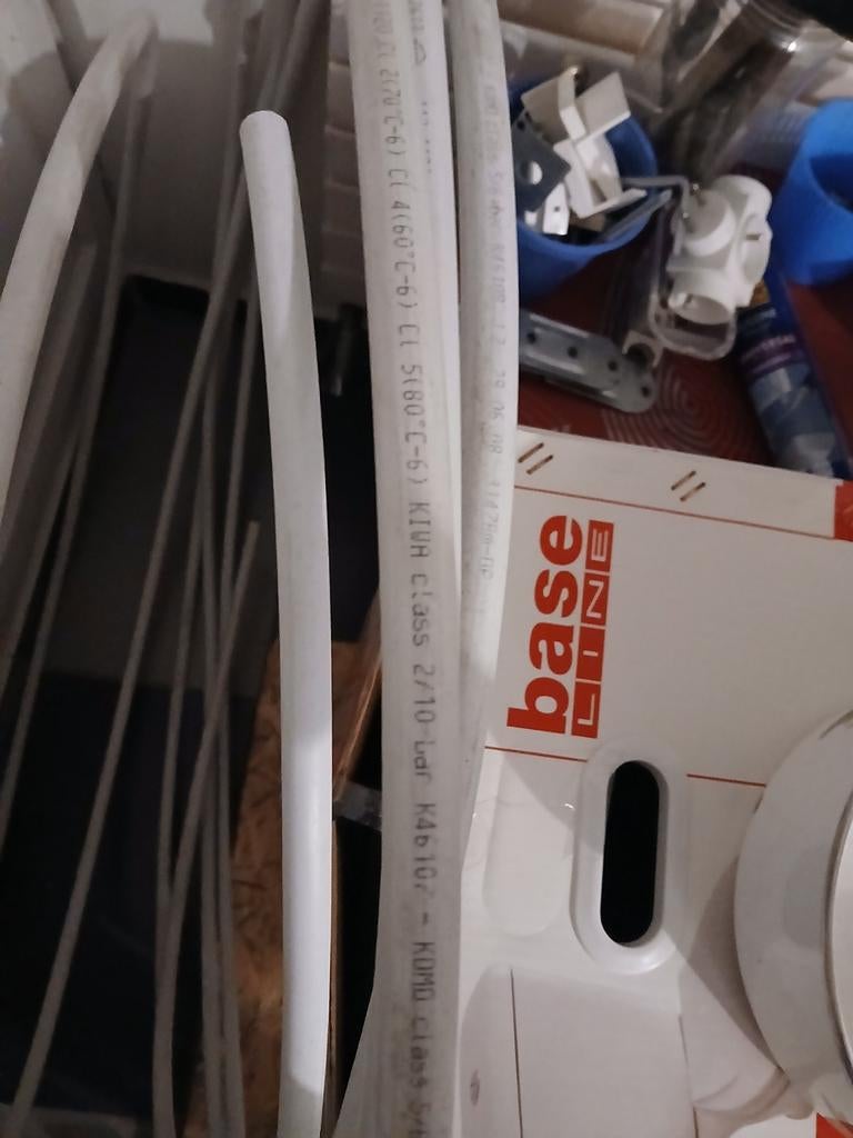 Plus ou moins 20 metres de alpex 16, Comme neuf, Autres matériaux, 6 mètres ou plus, Moins de 20 mm