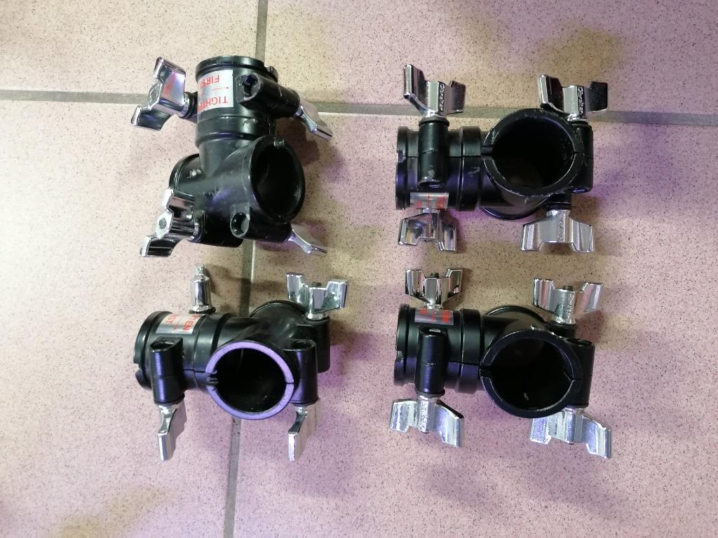 4 colliers de serrage en T pour montage des tambours, Musique & Instruments, Instruments | Pièces, Enlèvement ou Envoi, Comme neuf