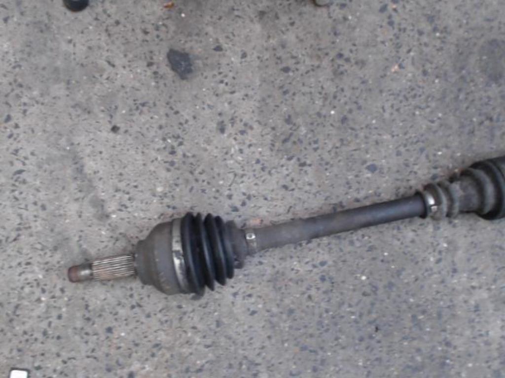 Cardan droit Nissan Primastar 1.9DCi 60kw 2002-2006, Autos : Pièces & Accessoires, Freins & Transmission, Enlèvement ou Envoi