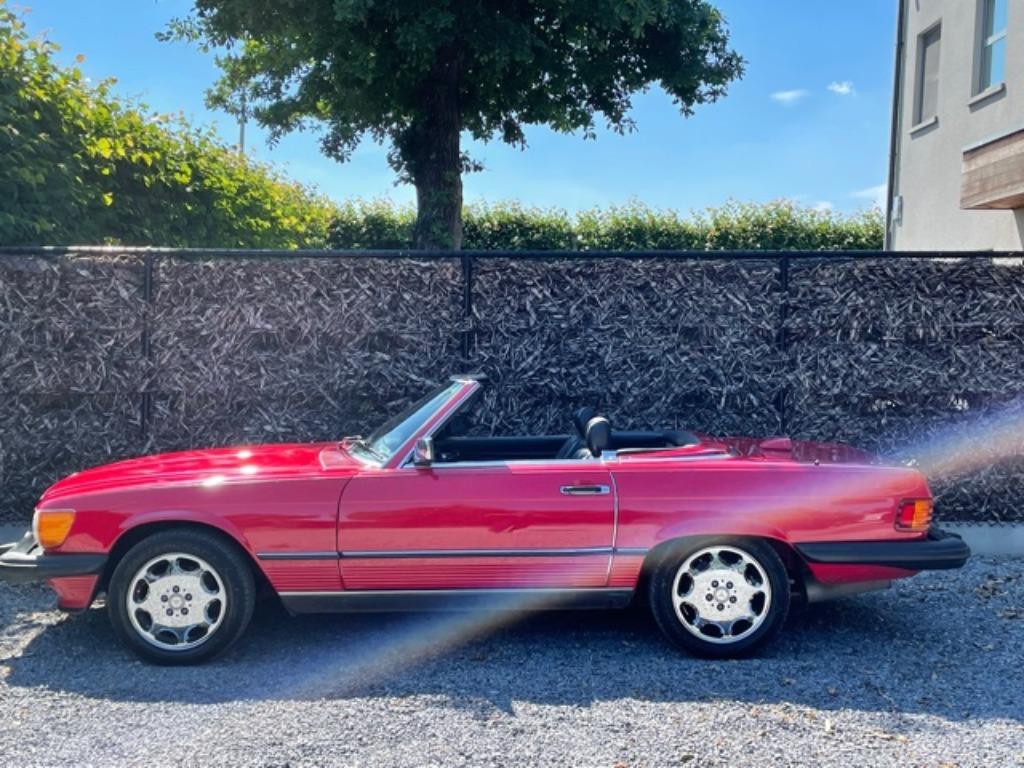 Mercedes 560 SL R107 Roadster avec toit rigide au look « Bob, Autos, Achat, 5600 cm³, Cabriolet, Noir