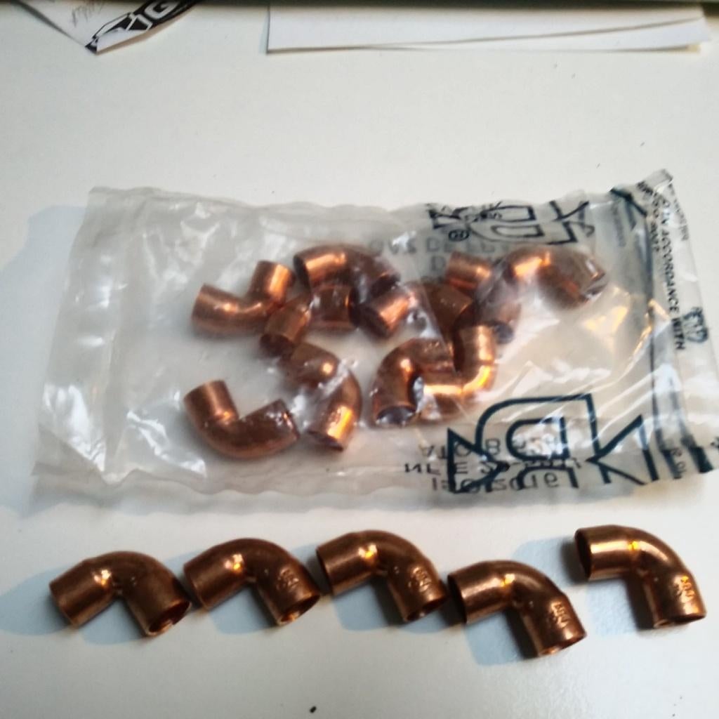 Sanitaire - Chauffage Lot de 15 coudes cuivre Ø10, Enlèvement ou Envoi, Neuf, Cuivre, Autres types