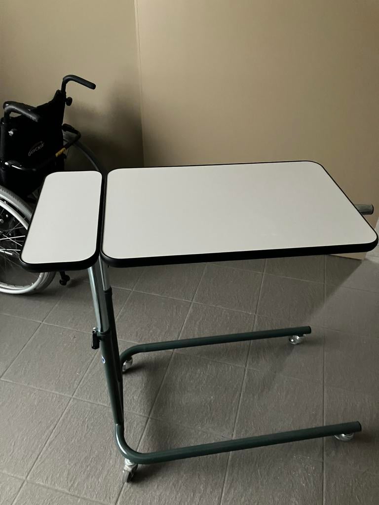 Nachttafel voor aan ziekenhuisbed, Huis en Inrichting, Ophalen, Zo goed als nieuw