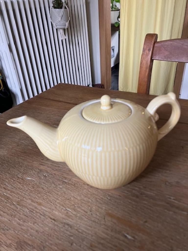 theiere Royal Boch, Enlèvement