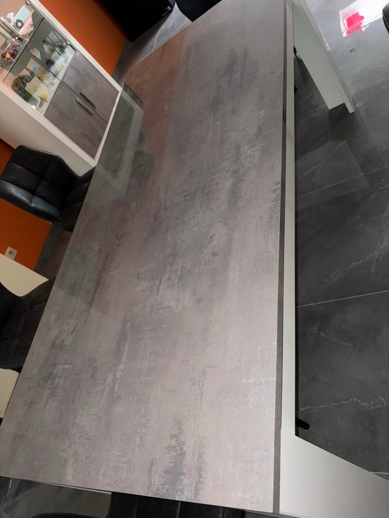 Table salle a manger, Enlèvement, Comme neuf