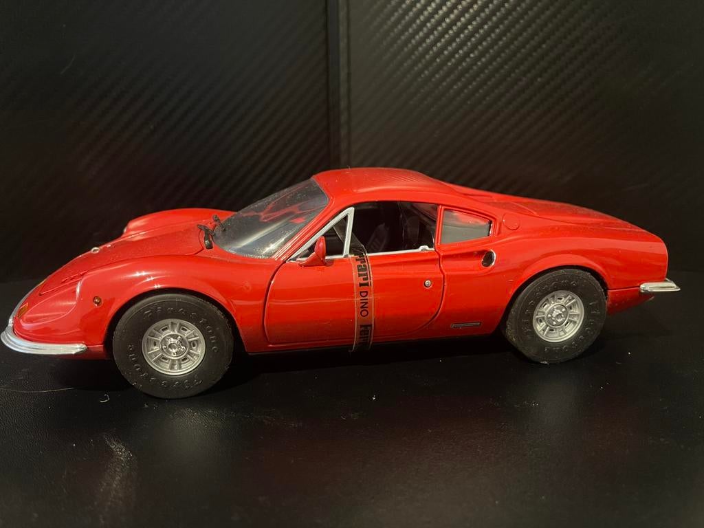 Ferrari 246 GT Dino 1/18, Ophalen of Verzenden, Zo goed als nieuw