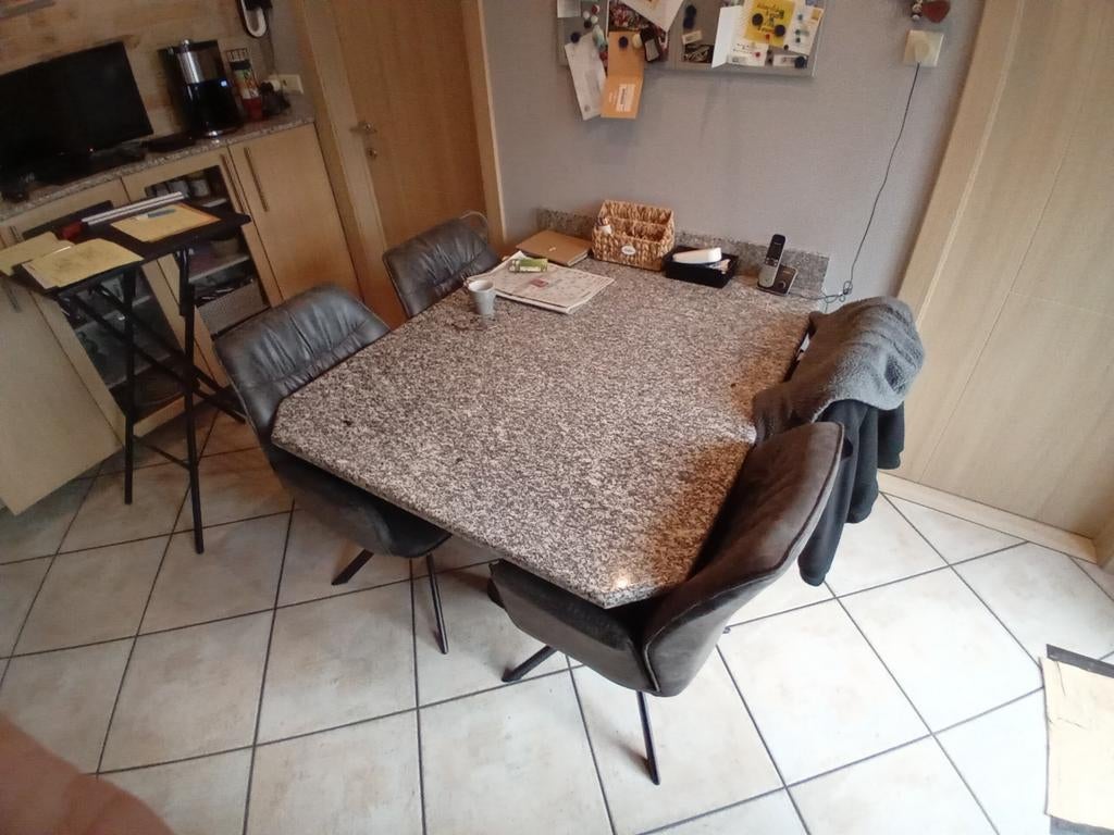 Granieten tafel van 135 cm x 110 cm, Ophalen, Zo goed als nieuw