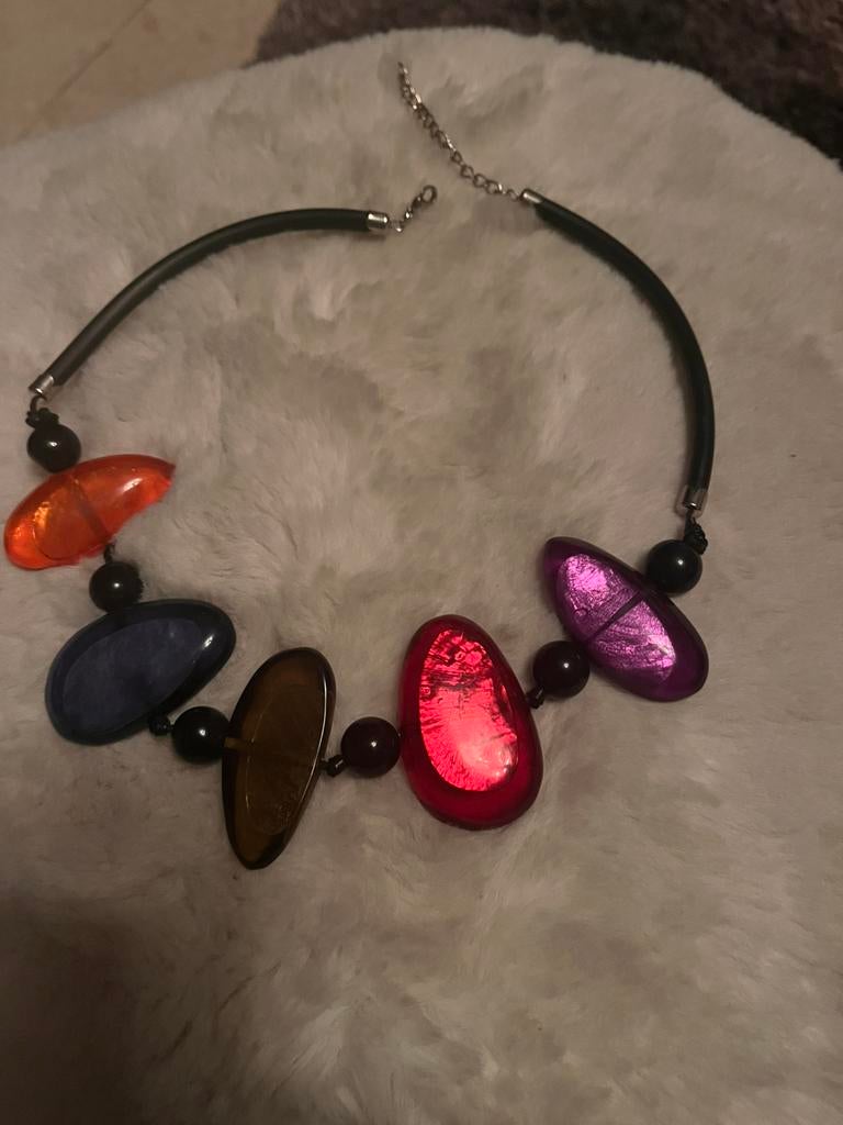 Collier ras du cou multicolore avec des grandes pierres, Ophalen of Verzenden, Zo goed als nieuw, Zwart