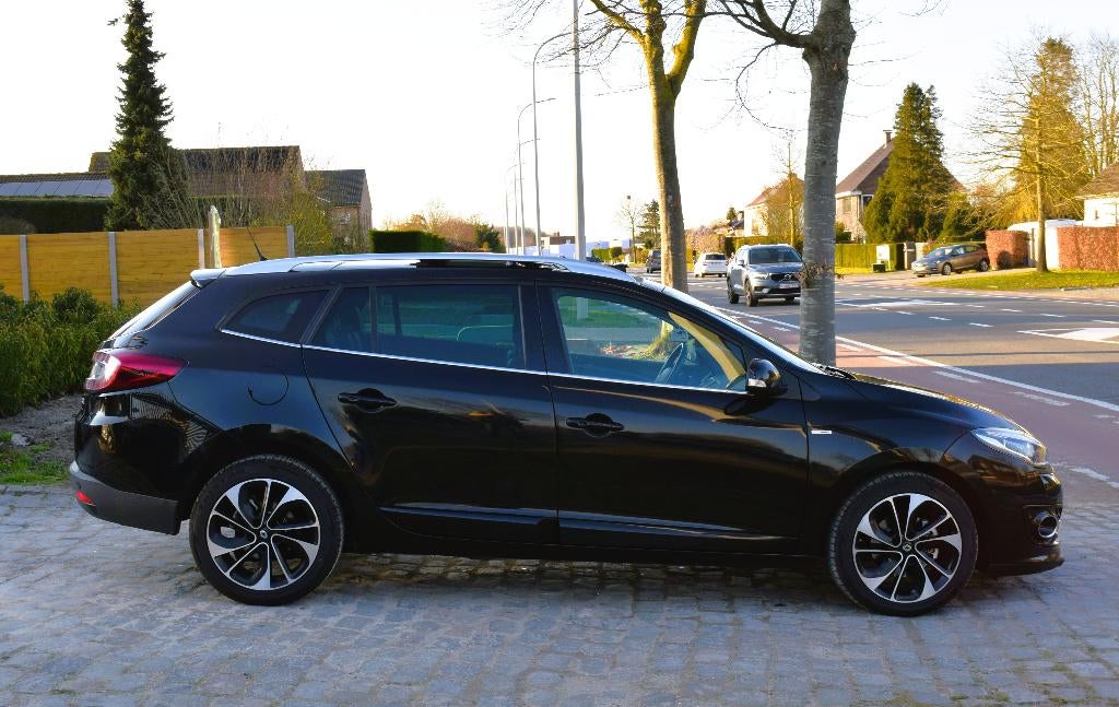 Renault Megane 1.5dCi/Bose Edition/FULL OPTIE/GARANTIE, Auto's, 4 cilinders, Zwart, Leder, Bedrijf