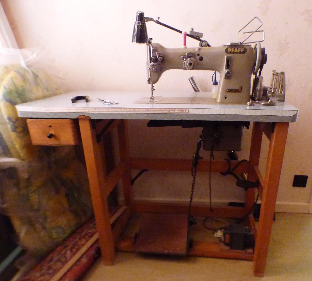 Semi industriele naaimachine  PFAFF 138, Hobby en Vrije tijd, Naaimachines en Toebehoren, Ophalen, Gebruikt, Naaimachine, Pfaff
