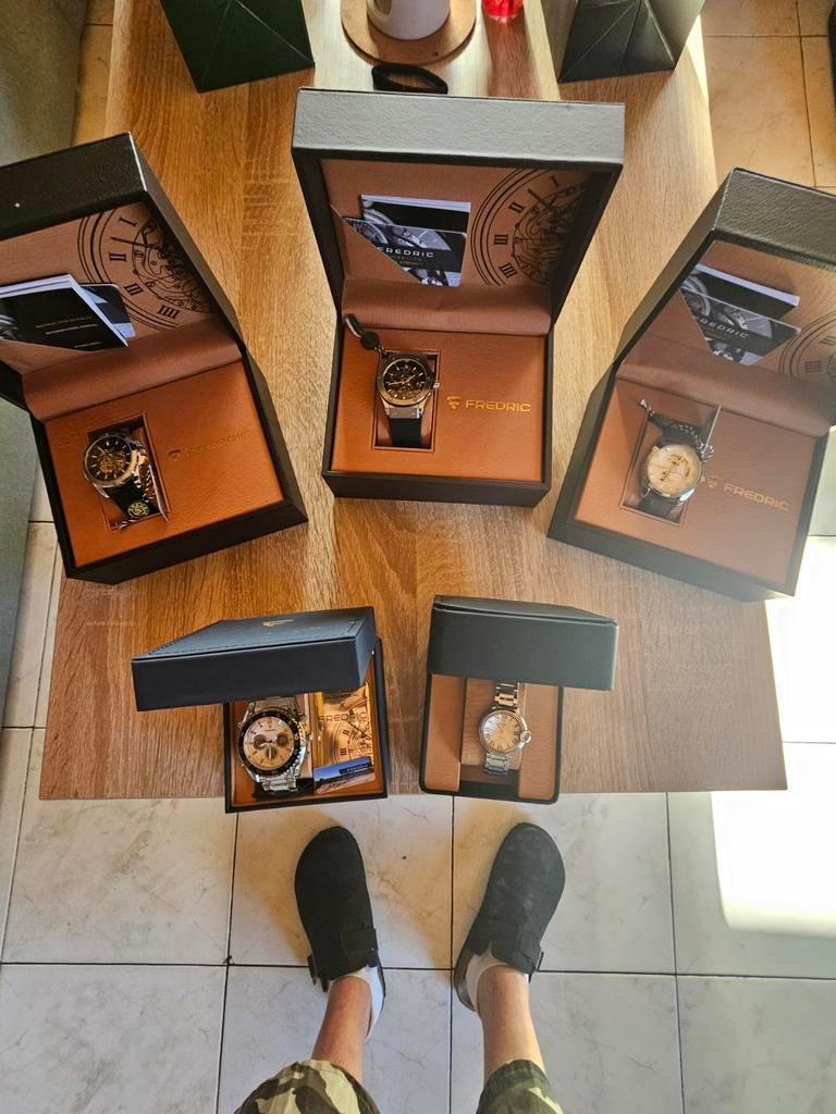Belle montre avec coffret de marque fredric automatique, Huis en Inrichting, Woonaccessoires | Kisten, Ophalen of Verzenden