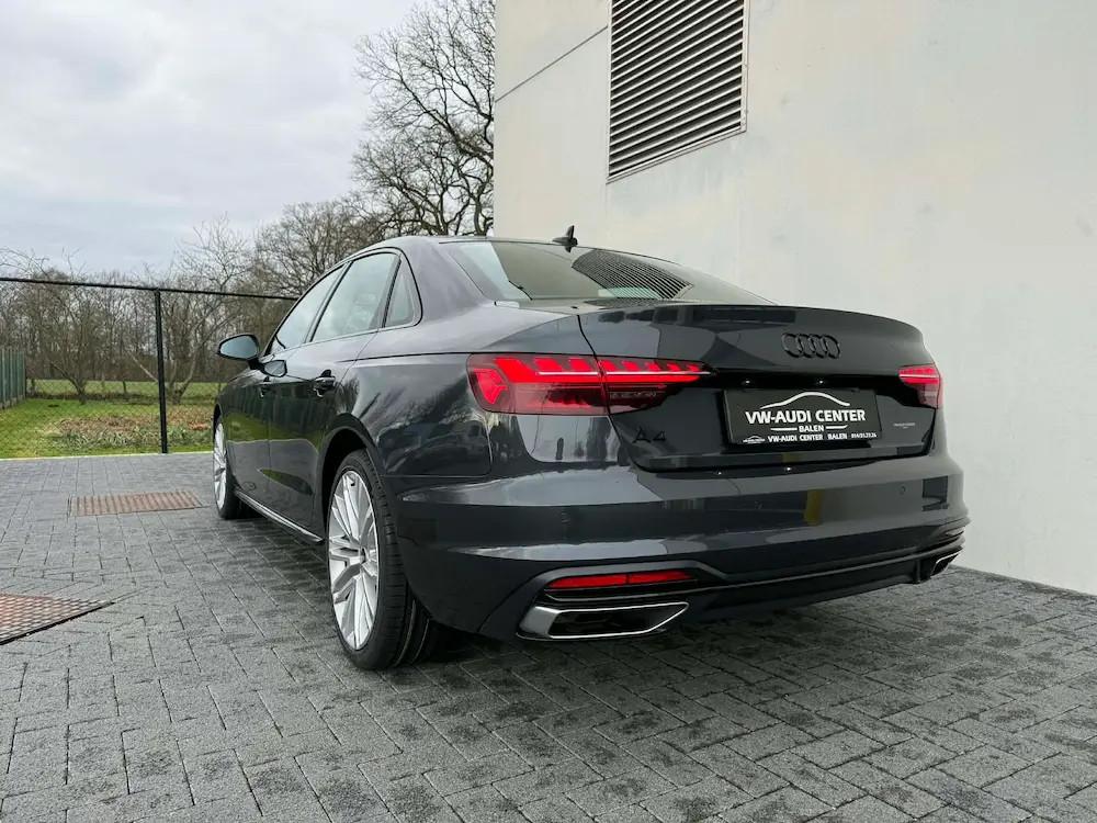 Audi A4 BERLINE 2.0TSI 150PK NAV APP CONNECT ACC REAR CAMERA, Automaat, Gebruikt, 4 cilinders, 1984 cc