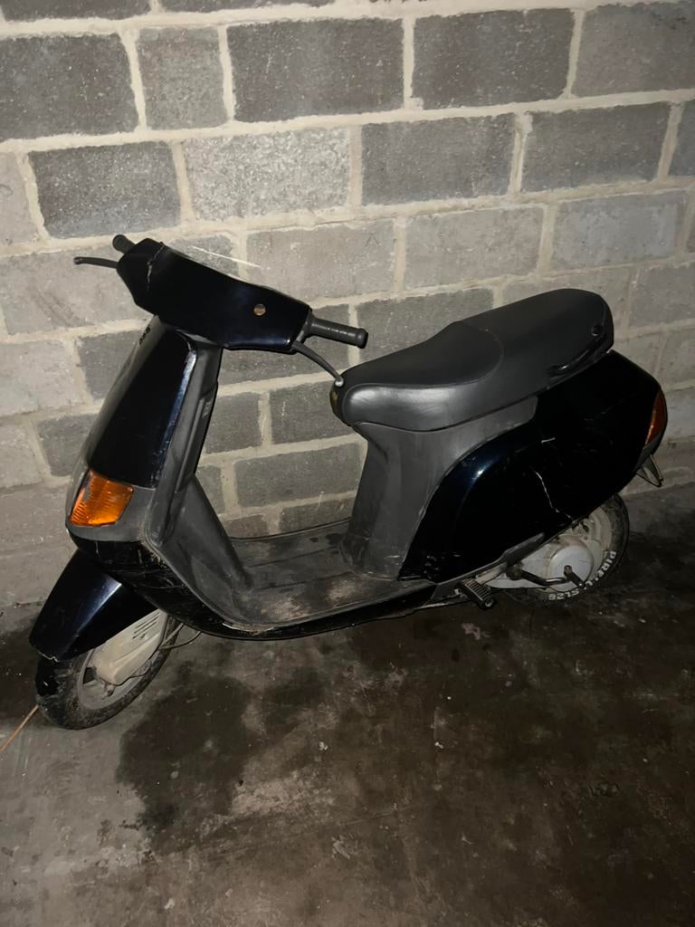 Piaggio sfera 50cc, Fietsen en Brommers, Scooters | Piaggio, Ophalen of Verzenden, Zo goed als nieuw