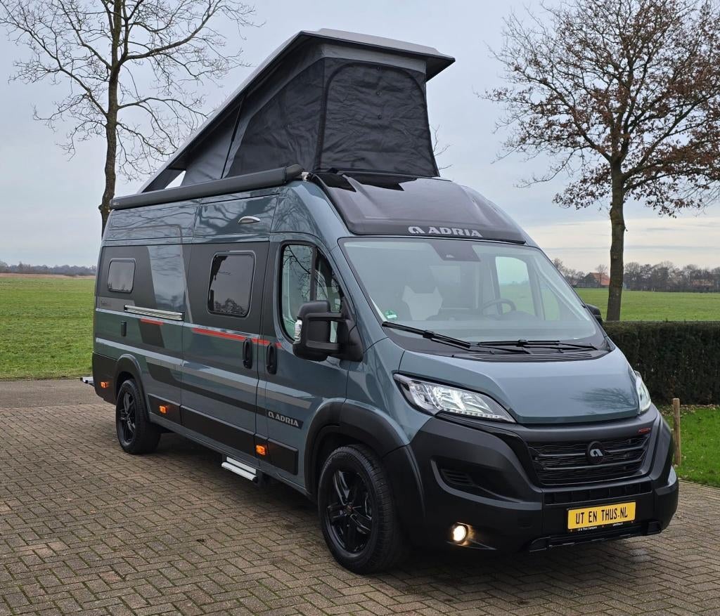 ️Adria Twin 640 SGX Sports * AUTOMAAT * 180PK * solar, Caravanes & Camping, Camping-cars, Jusqu'à 4, 6 à 7 mètres, Fiat, Diesel