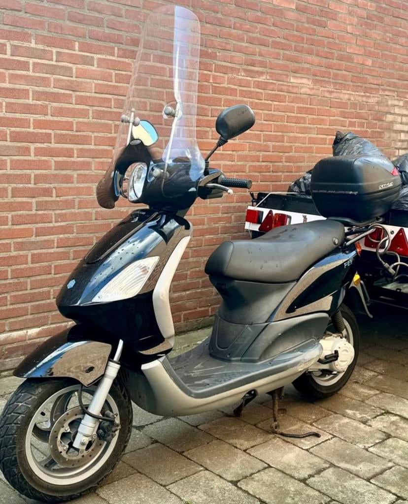 Piaggio Fly🇮🇹 scooter 2 Takt 💫, Fietsen en Brommers, Ophalen of Verzenden, Zo goed als nieuw