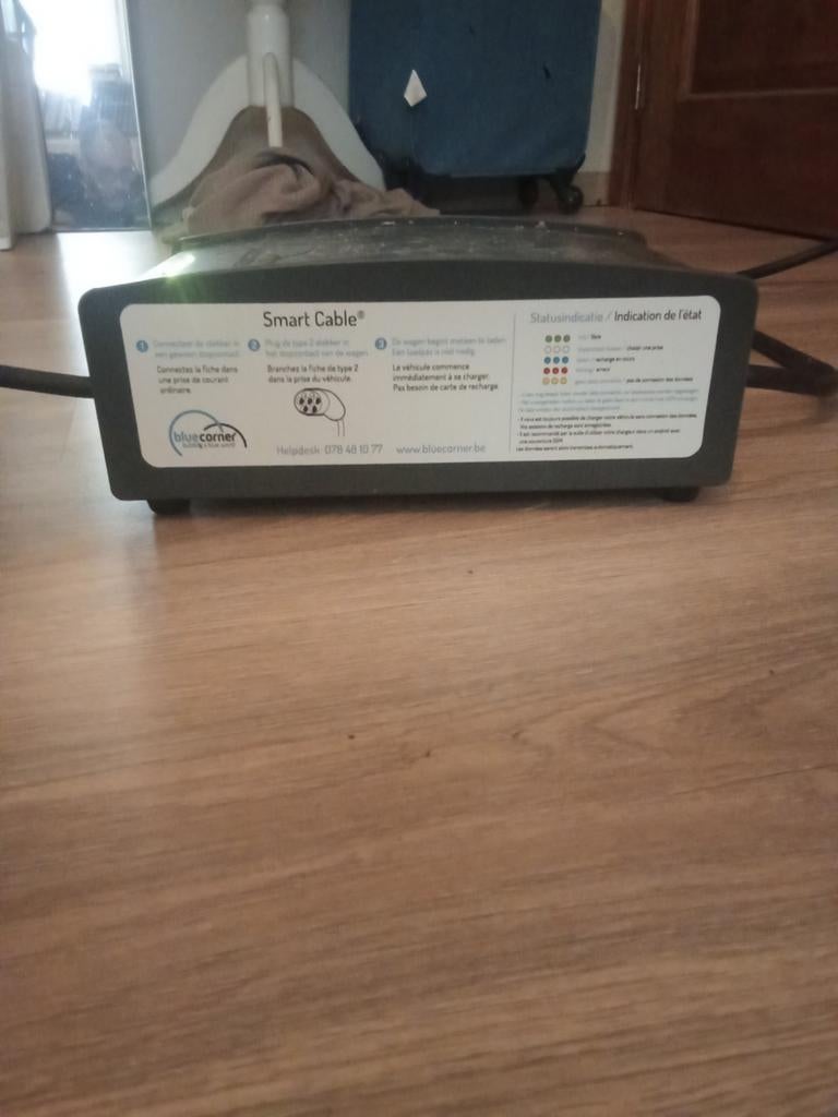 Chargeur blue corner, TV, Hi-fi & Vidéo, Radios, Enlèvement ou Envoi