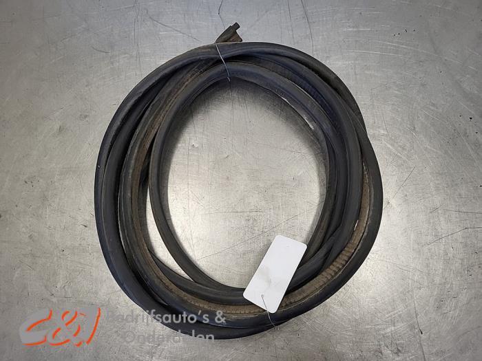 Joint caoutchouc portière 4portes arrière gauche d'un Rena, Renault, Utilisé, -, -