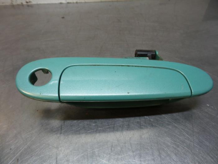 Poignée portière 2portes droite d'un Toyota Yaris (Yaris 1, Autos : Pièces & Accessoires, -, 3 mois de garantie, Toyota, Utilisé