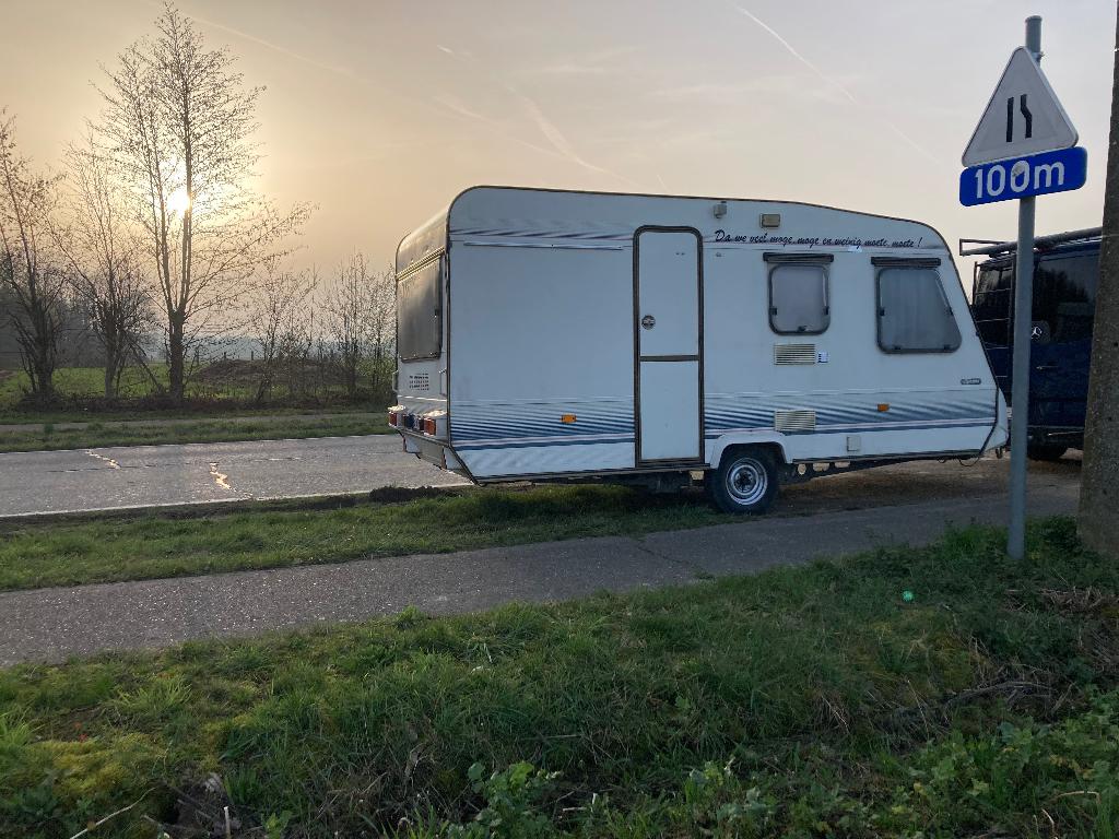 Caravan adria 460, Caravans en Kamperen, Caravans, Standaardzit, 750 - 1000 kg, Particulier, Luifel