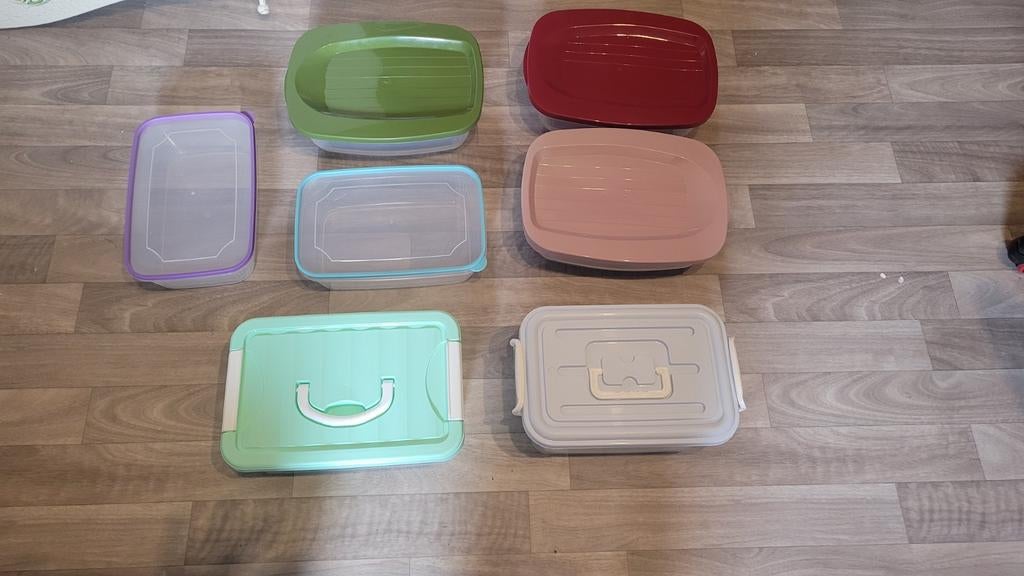 Lot de 7  boîtes de conservation et de transport., Enlèvement, Comme neuf, Boîte