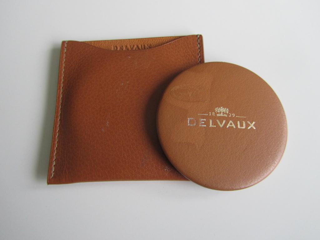 DELVAUX Miroir + housse encouir fauve siglé, Envoi