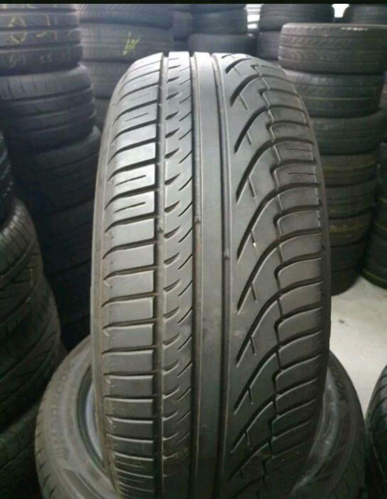 20560r15 205 60 r15 michelin dunlop Bridgestone avec montag, Autos : Pièces & Accessoires, Commande