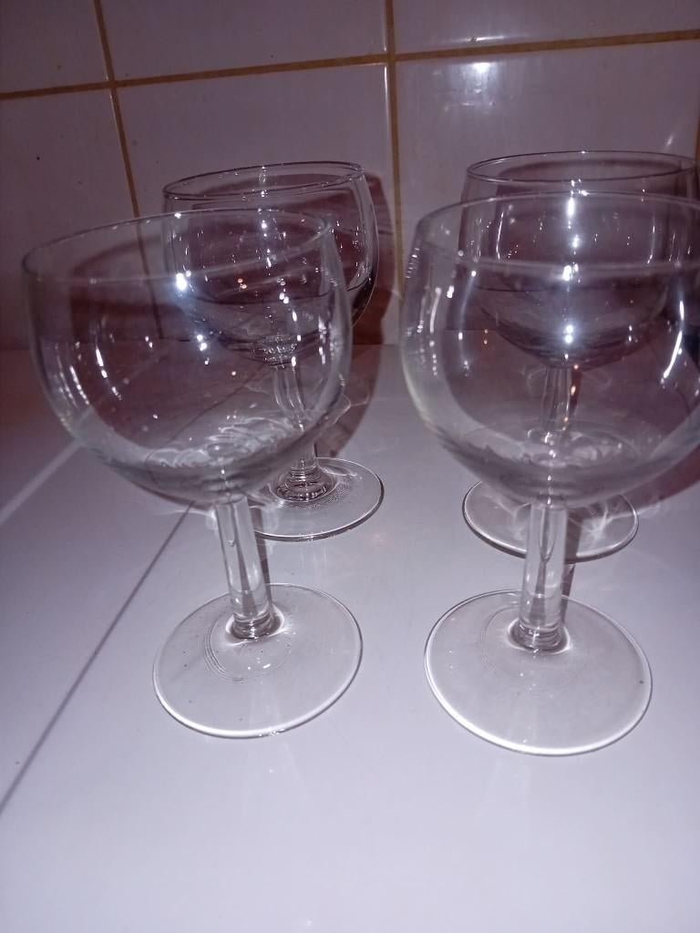 4 verres à vin en cristal, Enlèvement ou Envoi, Comme neuf, Autres types