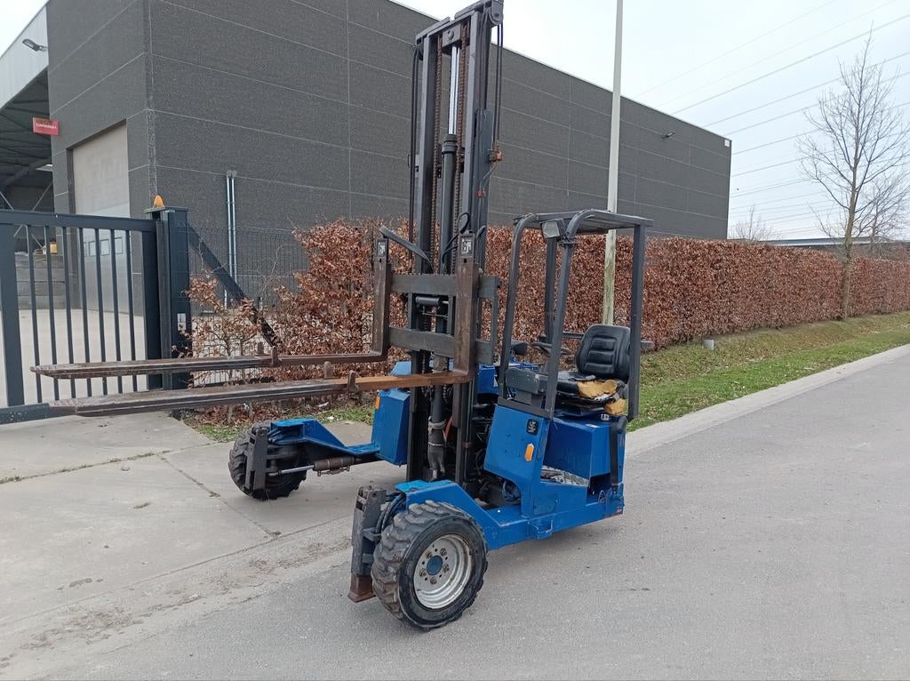 Chariot élévateur sur camion Moffet, Enlèvement, Chariot élévateur