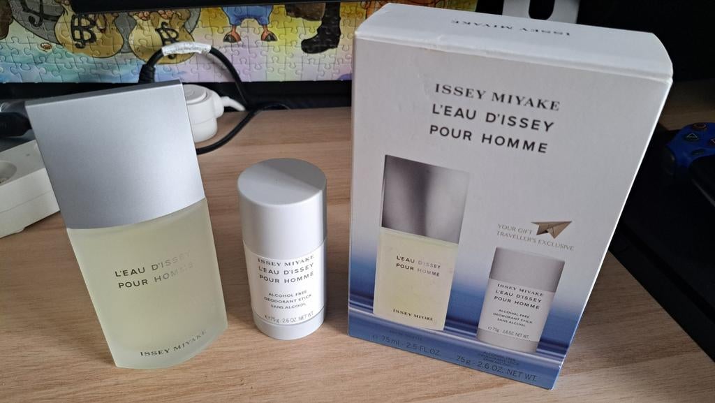 Eau d'yssey parfum voor heren nieuw origineel nieuw, Handtassen en Accessoires, Uiterlijk | Parfum, Ophalen of Verzenden, Nieuw