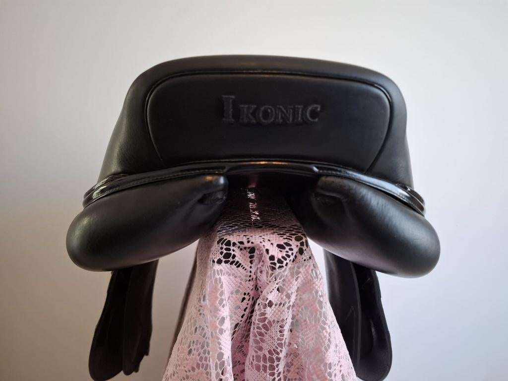 Ikonic Evolution Black series springzadel 17 inch, Dieren en Toebehoren, Paarden en Pony's | Zadels, Ophalen, Ikonic, Ikonic, Ikonic