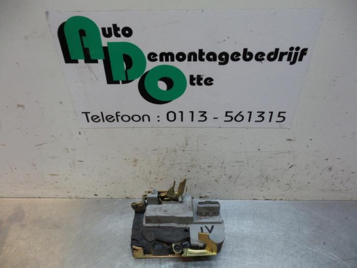 Serrure portière mécanique 2portes gauche d'un Citroen Xsa, -, Utilisé, -, -