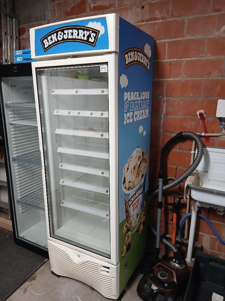 Te koop: Ben & Jerry's display diepvriezen – blikvanger!, Gebruikt, 160 cm of meer, Ophalen, Vrieskast