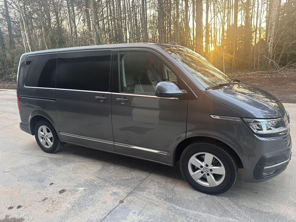 Volkswagen Multivan T6.1 Highline (Winterbanden + trekhaak), Monovolume, 7 zetels, Leder, Diesel
