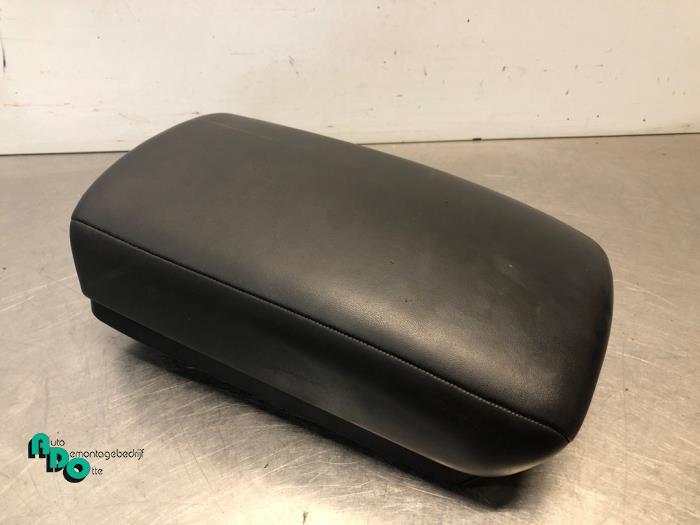 Armleuning van een Nissan Qashqai (Qashqai 07-), Gebruikt, -, -, Ophalen of Verzenden