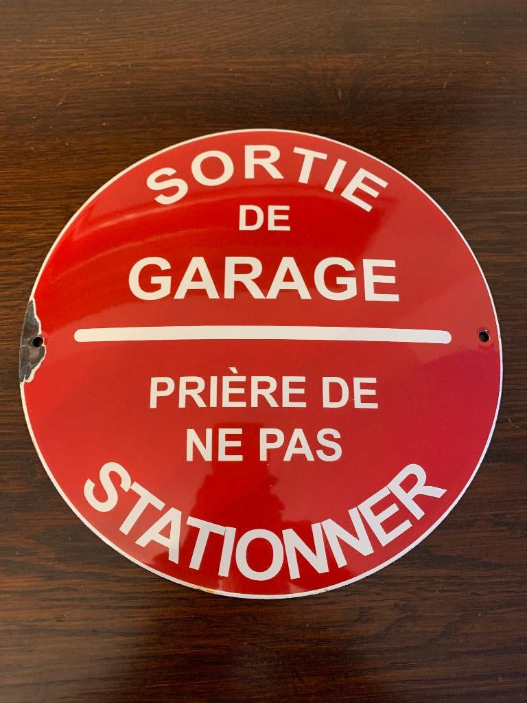 Plaque émaillée SORTIE DE GARAGE, Collections, Enlèvement ou Envoi, Utilisé, Panneau publicitaire