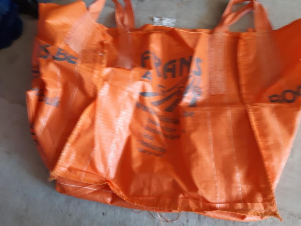 2 puinzakken van elk 1m3, Doe-het-zelf en Bouw, Ophalen