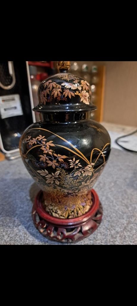 Antieke vaas met bloemendecor, zwart-goud, porselein, China, Antiek en Kunst, Ophalen