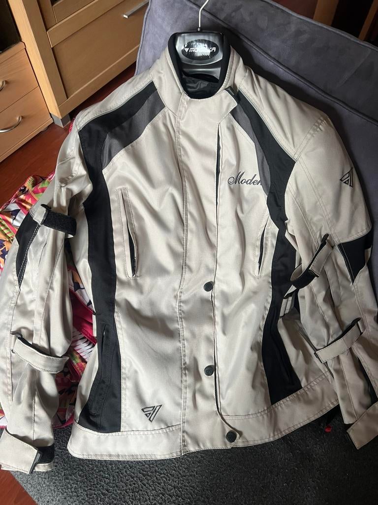 Pour femme Modeka taille 44, Femmes, Manteau | tissu, Enlèvement, Neuf, sans ticket