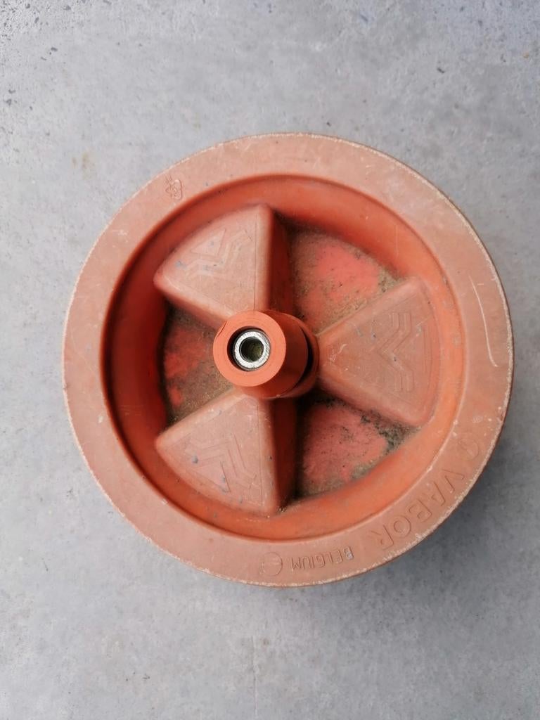 Gratis kruiwagenwiel gratis, Ophalen, Gebruikt