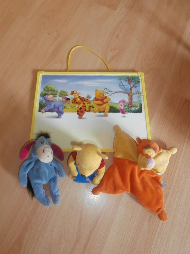 Winnie de Pooh knuffels en magneetbord, Verzamelen, Disney, Zo goed als nieuw, Knuffel, Winnie de Poeh of vrienden, Ophalen