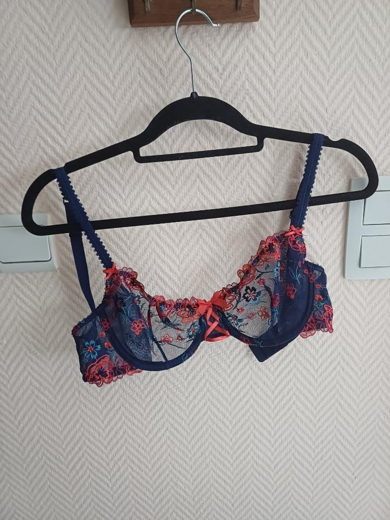 soutien gorge eur75D, Vêtements | Femmes, Sous-vêtements & Lingerie, Soutien-gorge, Bleu, Enlèvement ou Envoi