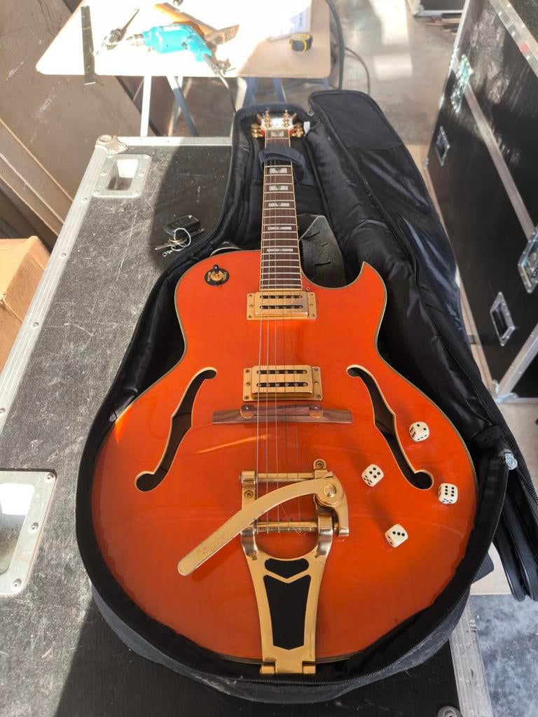 Guitare jazz Johnson, Enlèvement